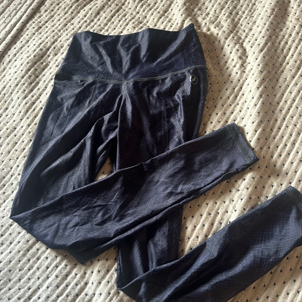 Scrunch butt cute back detail Abs2b leggings